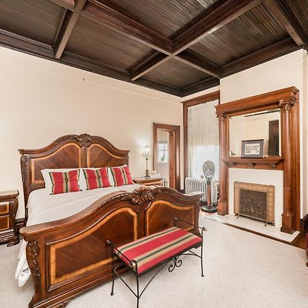 Отель One Of These Nights - King Sized Bed - Sleeps 2 Линчберг Экстерьер фото