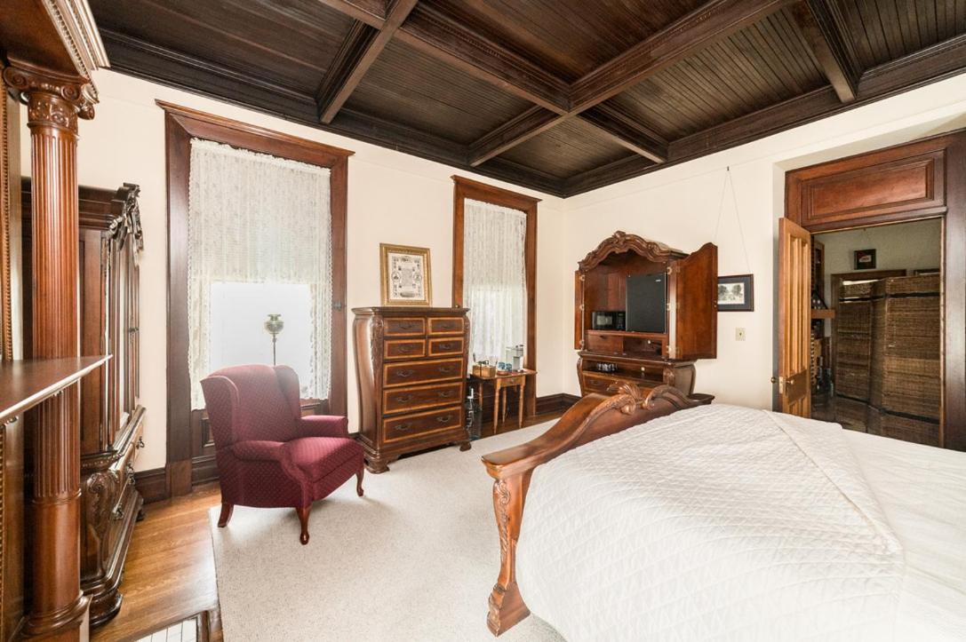 Отель One Of These Nights - King Sized Bed - Sleeps 2 Линчберг Экстерьер фото